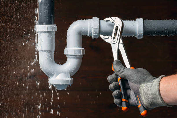 Professional Sewer Line Repair technician working in Mc David, FL